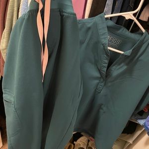 Figs Caribbean Blue Medium set. *Read Description